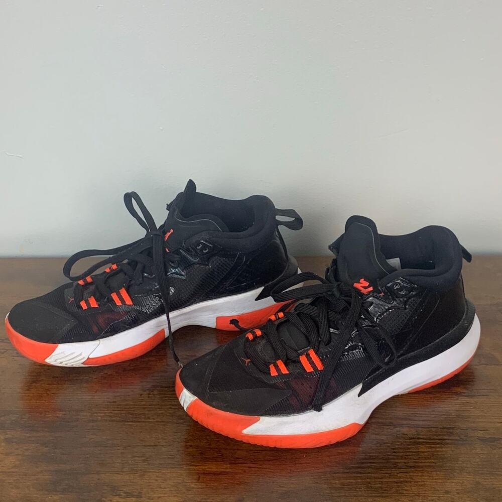 Nike Jordan Zion 1 Bloodline Black White Crimson Size 7Y - Picture 4 of 8